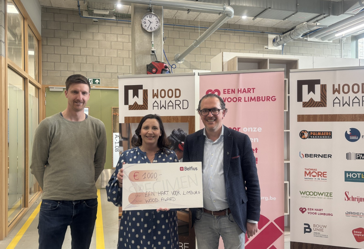 Dries Hoebers (voorzitter Wood Award en zaakvoerder van HOTEC en Slimme Trappen), Petronella Zelissen (algemeen coördinator van Een Hart voor Limburg) en Davy Maesen (gedelegeerd bestuurder van BOUWUNIE Limburg).